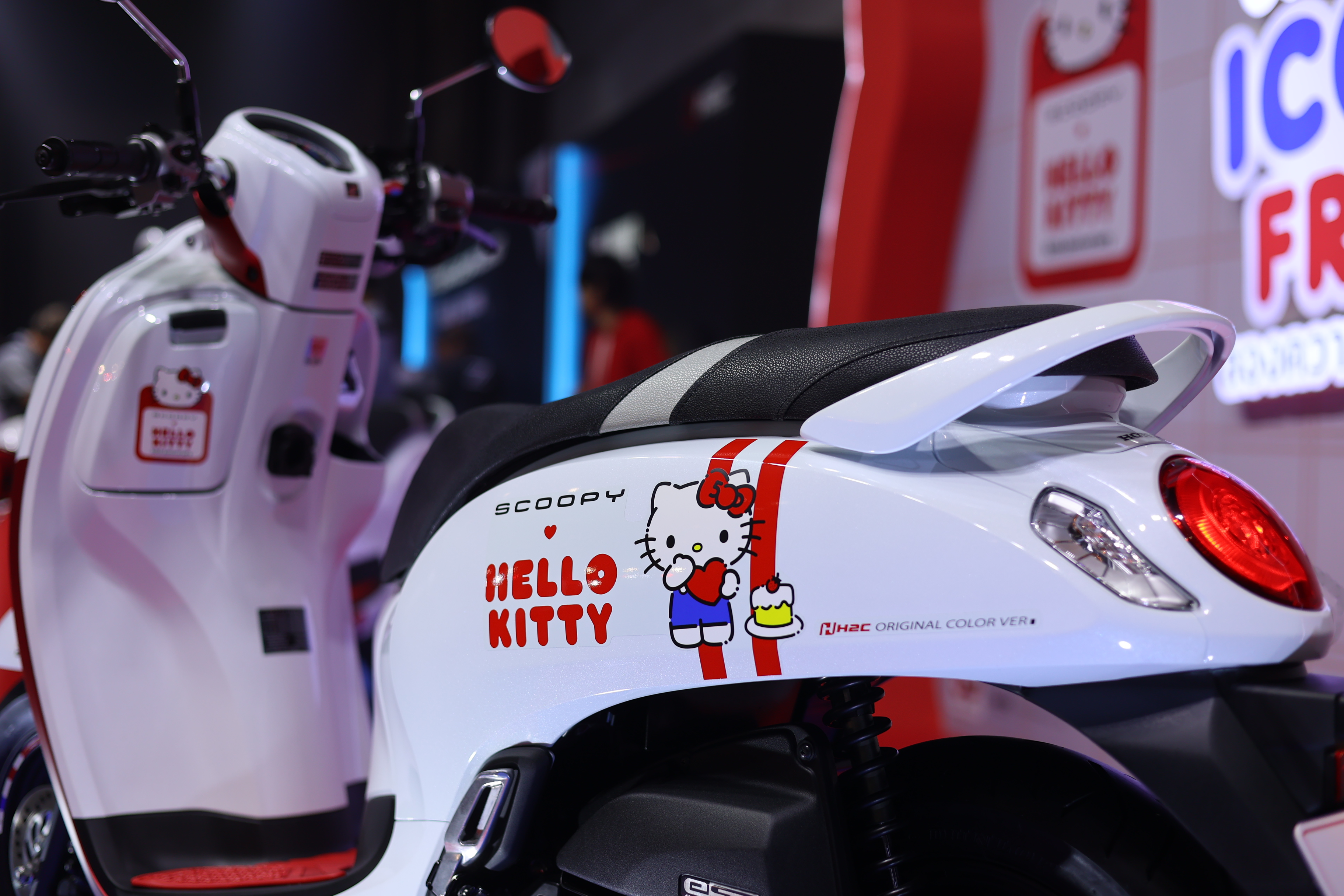 ไทยฮอนด้า เขย่ากระแสตลาดรถเอ.ที. เอาใจคนรุ่นใหม่นำร่อง เปิดตัว 2 รุ่น ‘New Honda FORZA350’ และ ‘Honda Scoopy Hello Kitty Limited Edition’